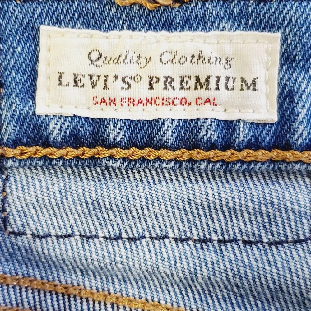 Levi's Wedgie Straight Button Fly Cropped Hi-Rise Jeans in Jive, Sz 24 - Picture 9 of 13